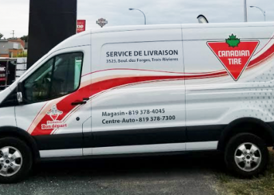 Véhicule de livraison de Canadian Tire