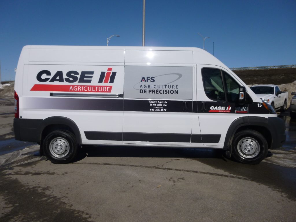 Habillage de la camionnette ProMaster Case IH