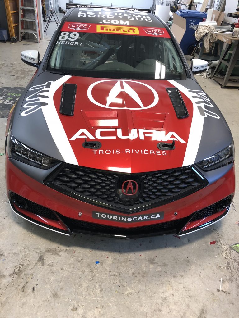 Lettrage d’une voiture de course