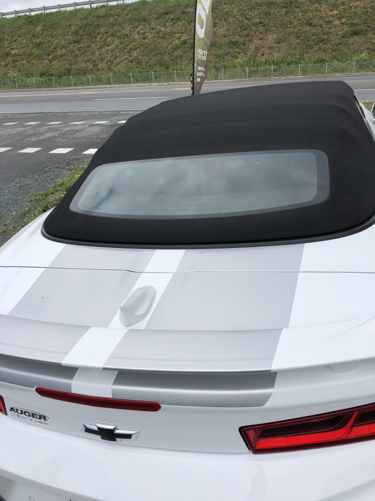 Lettrage partiel d’une voiture Mustang