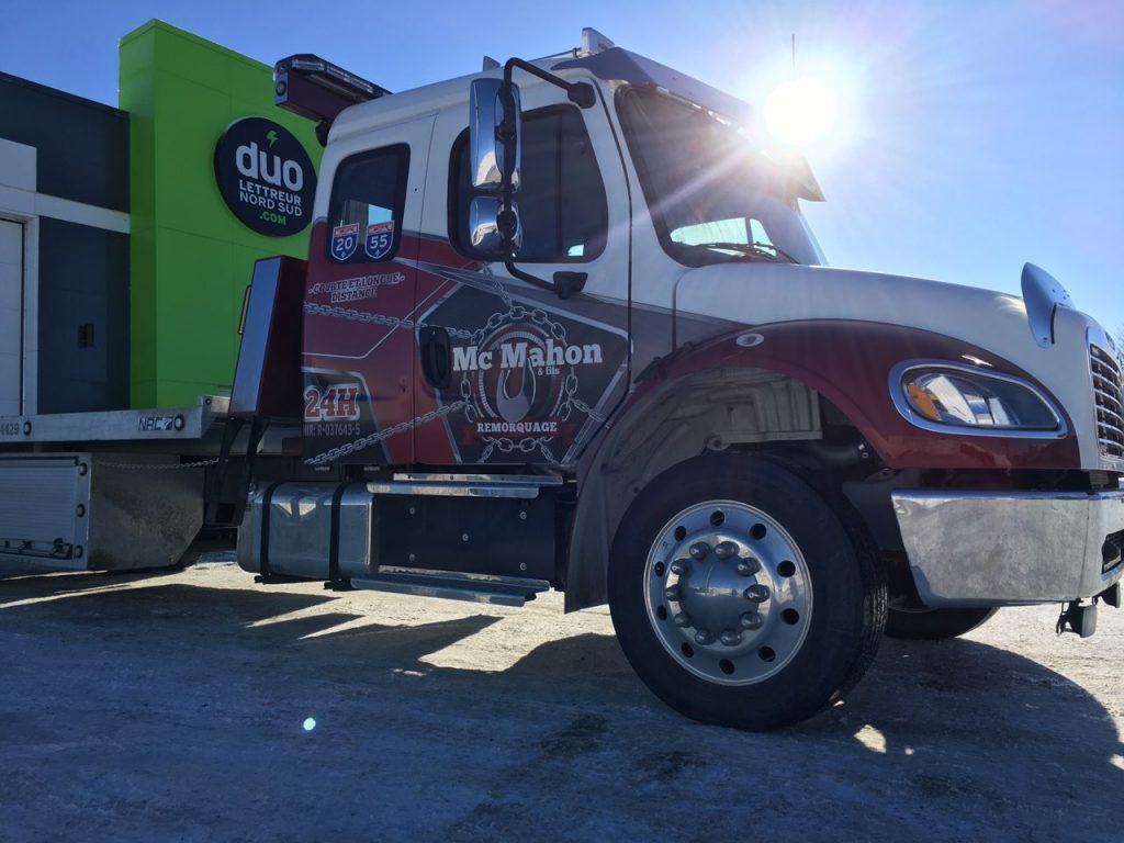 Logo et lettrage pour Remorquage/Carrosserie McMahon et fils